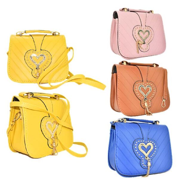Cartera personal  con diseño de corazon y dije colgante